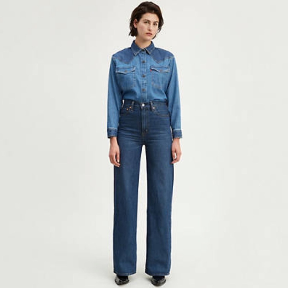 LEVI’S Premium Ribcage Wide Leg Jeans Size 28